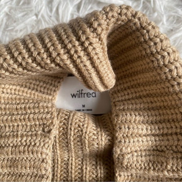 Aritzia Wilfred Montpellier Waist Turtleneck - Picture 6 of 8